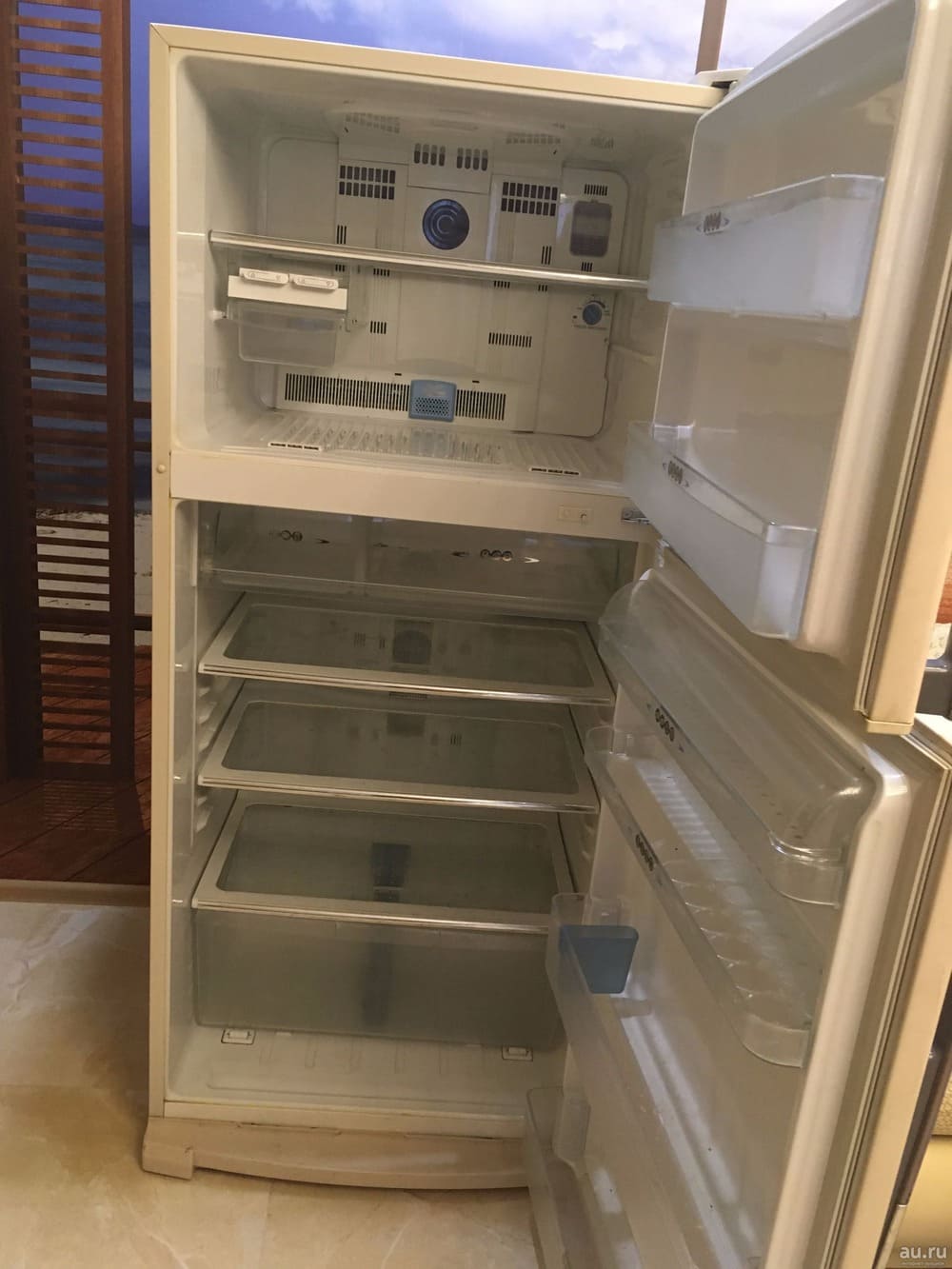 холодильник Sharp SJ-641NBE