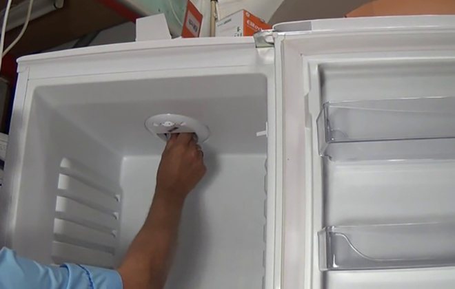 Замена лампочки в камере холодильника